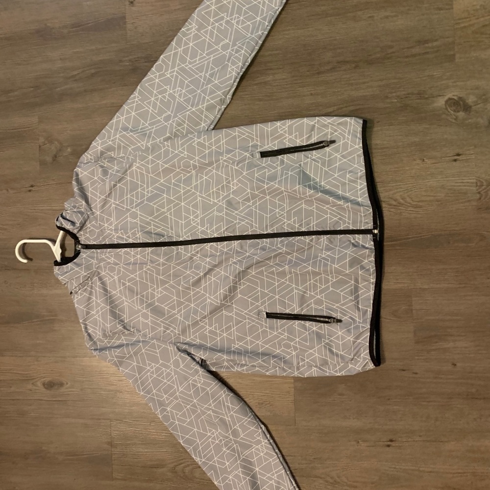 xersion light windbreaker / raincoat